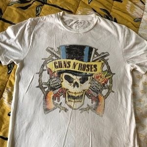 GUNS & ROSES GRAPHIC TEE SIZE S